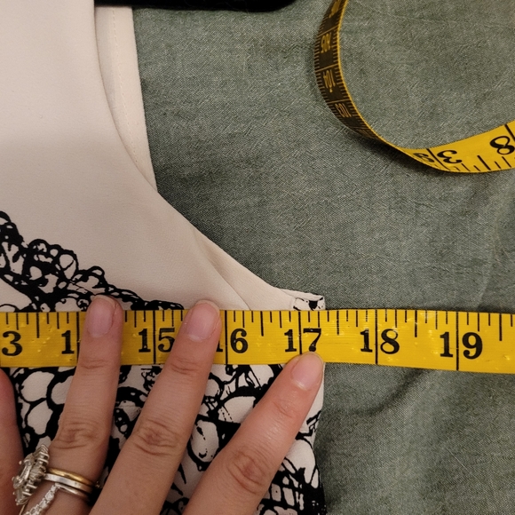 SOLD! GUC LOFT sleeveless bodycon-ish dress, size 6 - Picture 4 of 8